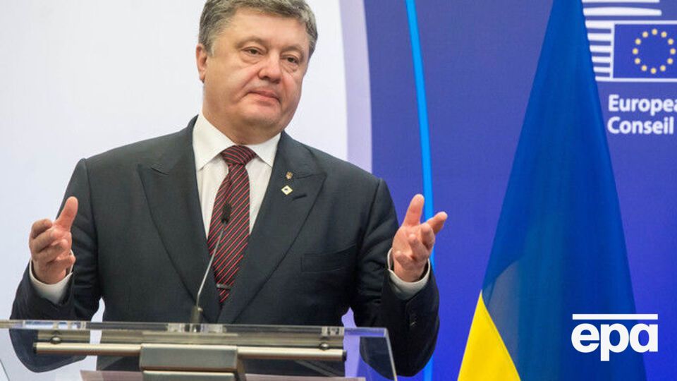 Журналисты "Слідства.Інфо" отметили, что в декларации за 2014 год Порошенко не упомянул о создании компании за рубежом