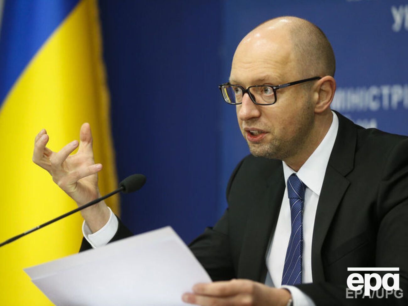 Яценюк:&nbsp;Долг каждого, от большой компании до гражданина страны --- платить налоги