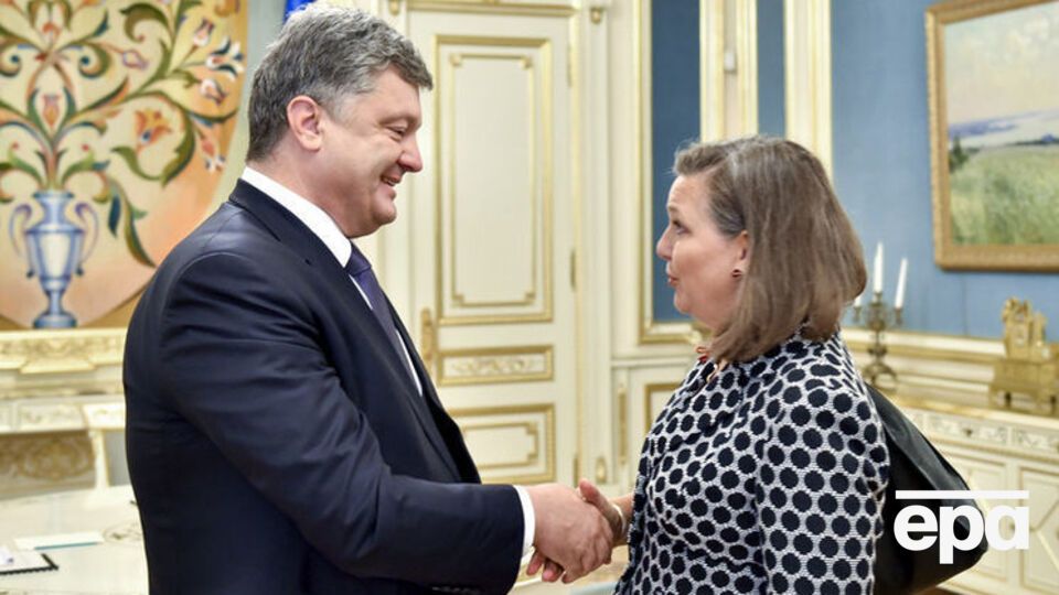 По данным Рахманина, Нуланд в беседе с Порошенко связала возвращение Савченко с принятием закона о выборах на Донбассе