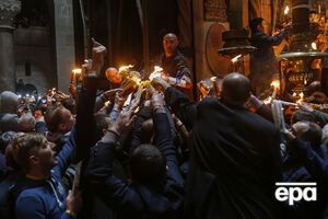 Благодатный огонь раздали тысячам верующих