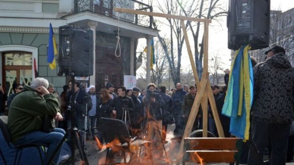 Активисты ждут Стоянова