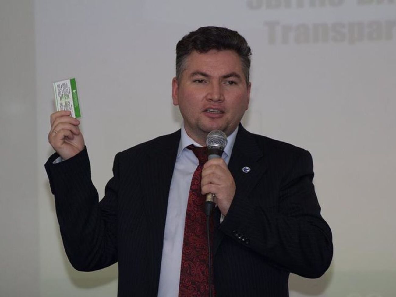 Хмара: Порошенко не выводит активы из Украины, он планировал оформить продажу своей компании через заграничный офшор