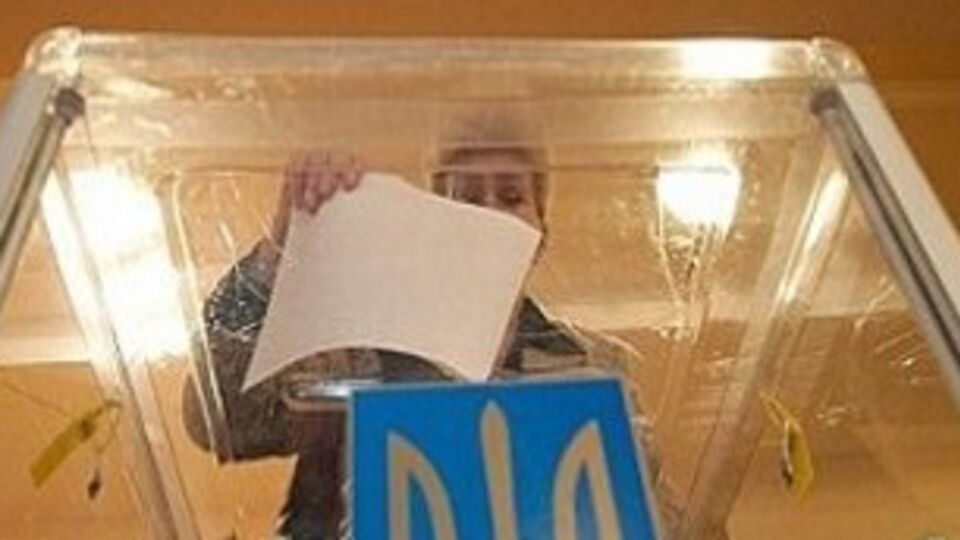 Николай Стоянов приглашает всех желающих "попить чайку" и поговорить "на тему правды" в его обычной одесской квартире
