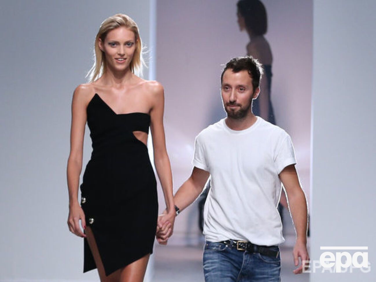 Ваккарелло (справа) представит первую коллекцию для Yves Saint Laurent в октябре 2016 года