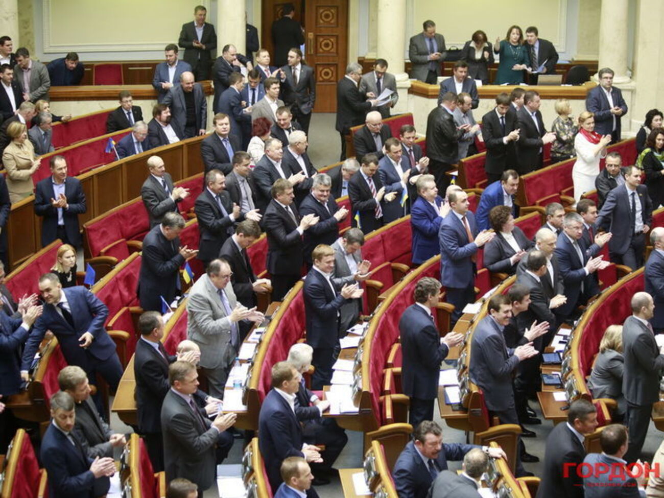 Cогласно тексту проекта закона, предлагается дополнить Уголовный кодекс Украины статьей 368-5