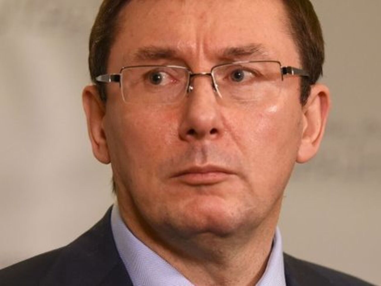 Юрия Луценко хотят допросить в суде как свидетеля по делу пленных российских военных