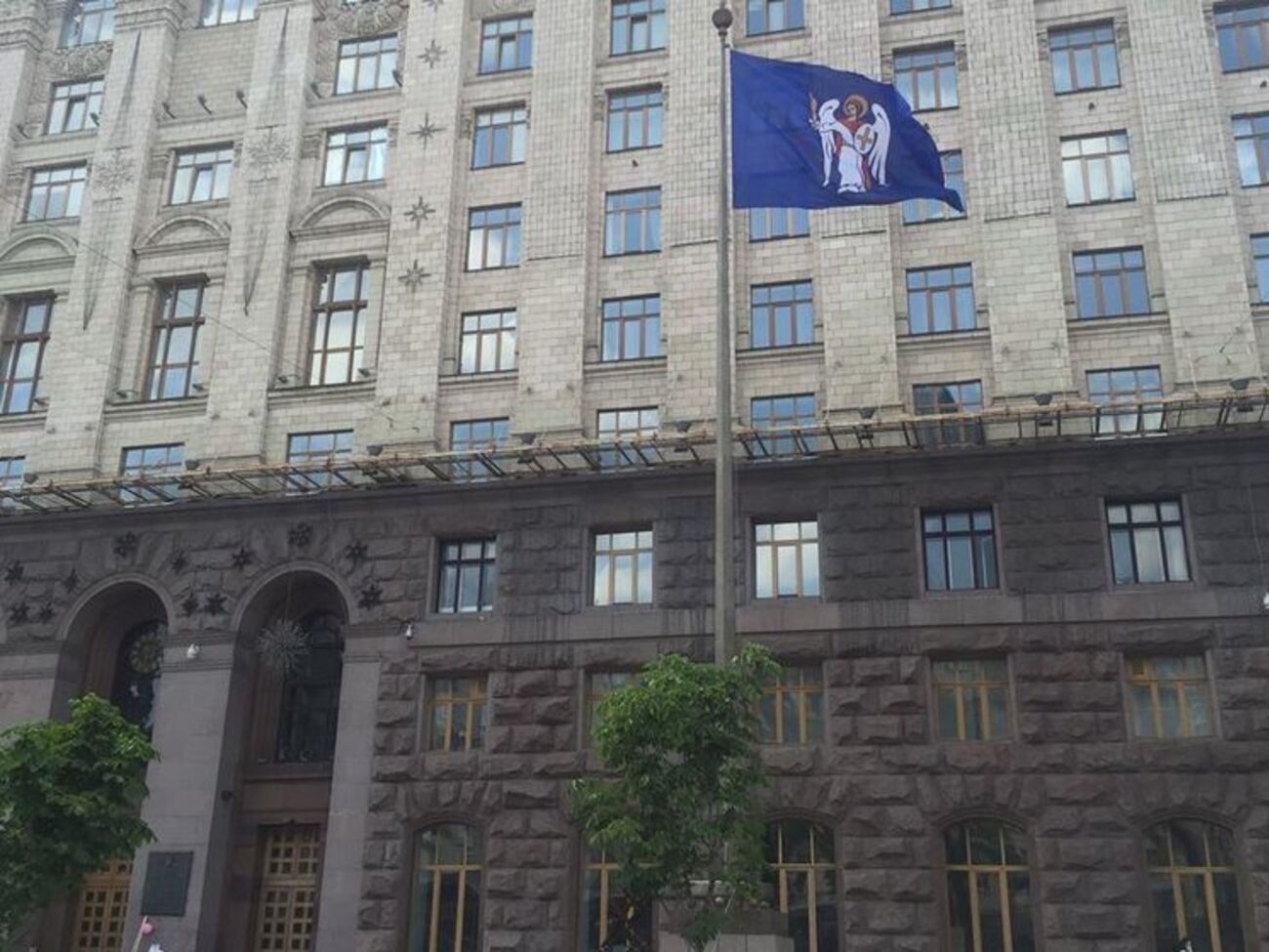 КГГА: Принес паспорт, документ на квартиру, в которой прописываешься и в течение 5-20 минут получил штамп в паспорте