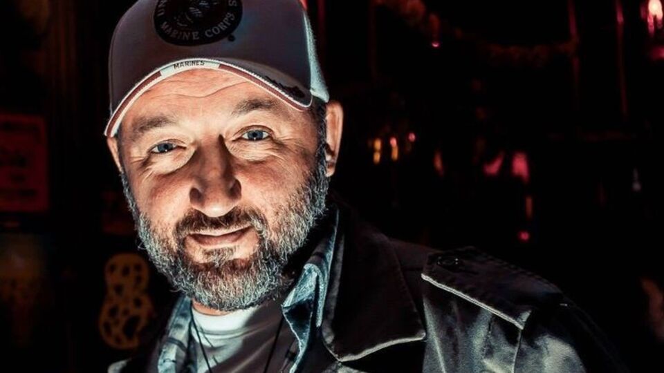 Мочанов: Люди голосовали не за Порошенко, а за объем его обещаний. Искали в часовой механизм государства заводную головку, которая бы заставила работать все шестеренки. Выяснилось, что у этой важнейшей детали ржавчина, резьба левая, шаг не тот