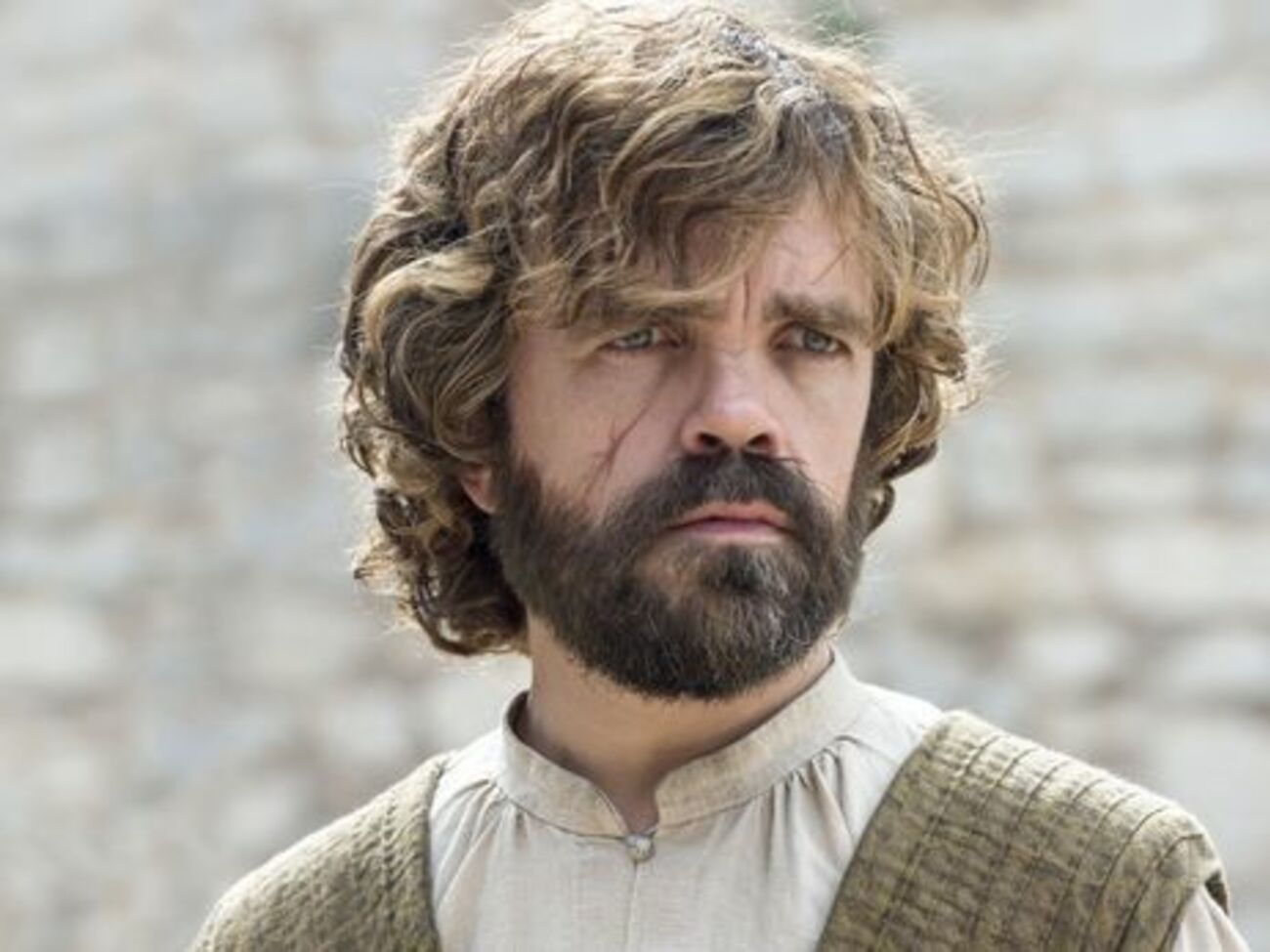 Динклэйдж снял с себя всю одежду