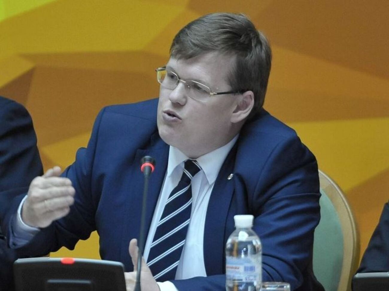 Розенко: СБУ формирует списки лиц, требующих особой проверки, и передает их местным властям