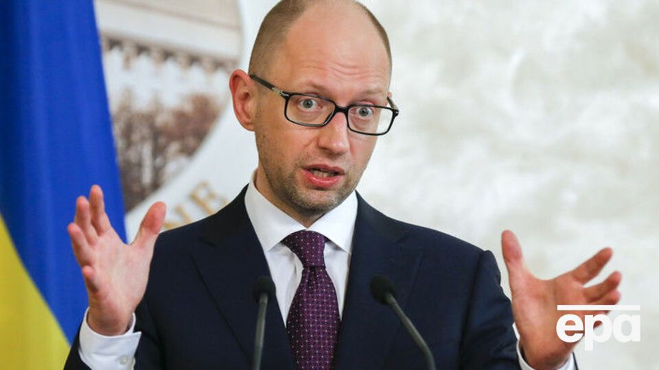 Яценюк поручил запретить закупку нефтепродуктов в РФ
