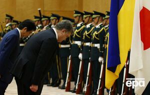 Абэ и Порошенко встретились в Токио