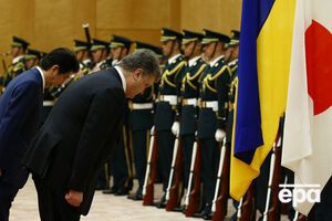 Абэ и Порошенко встретились в Токио