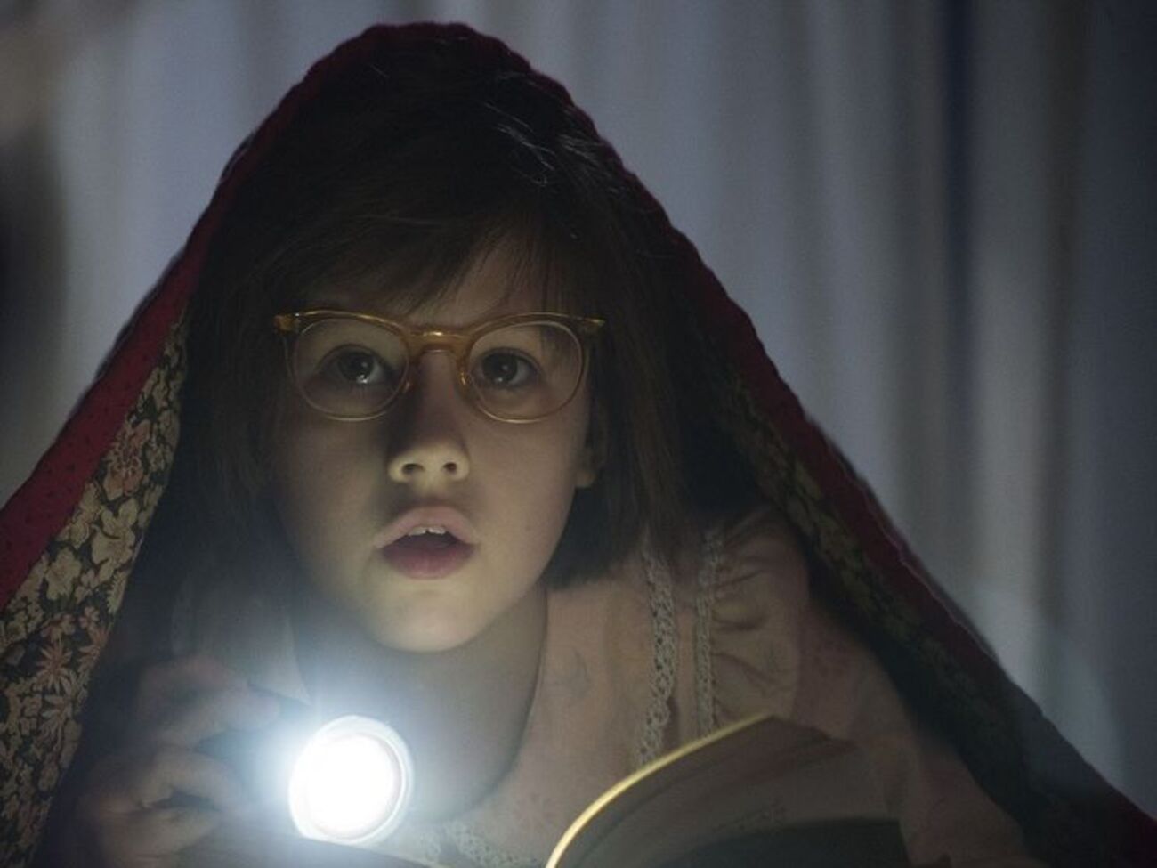 Главная героиня - девочка, которую похитил великан