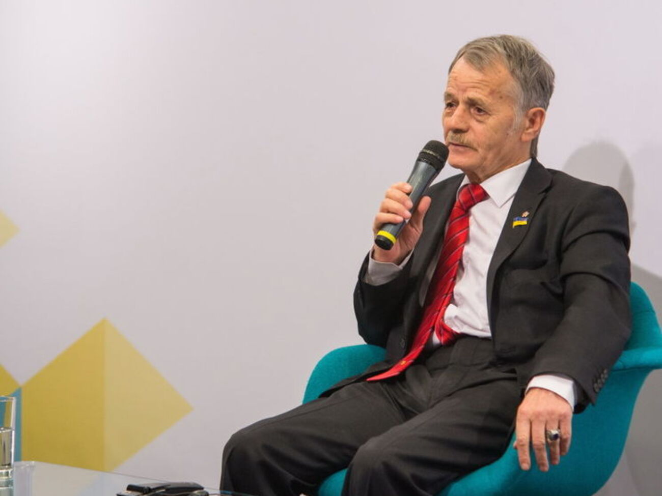 Джемилев: В Крыму&nbsp;за два года произошло более 200 обысков, примерно 95% из которых &ndash;&nbsp;в домах, школах, мечетях крымских татар