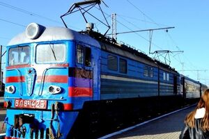 Поезд отправили под "Прощание славянки"