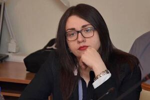 Суд наложил на Соколовскую личное обязательство