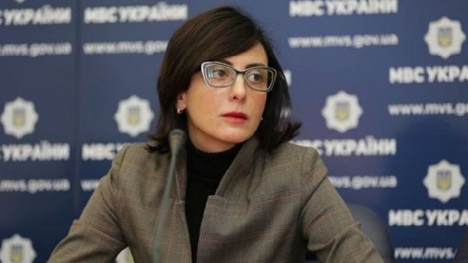Уволенные сотрудники МВД восстанавливаются на работе через суд, заявила Деканоидзе