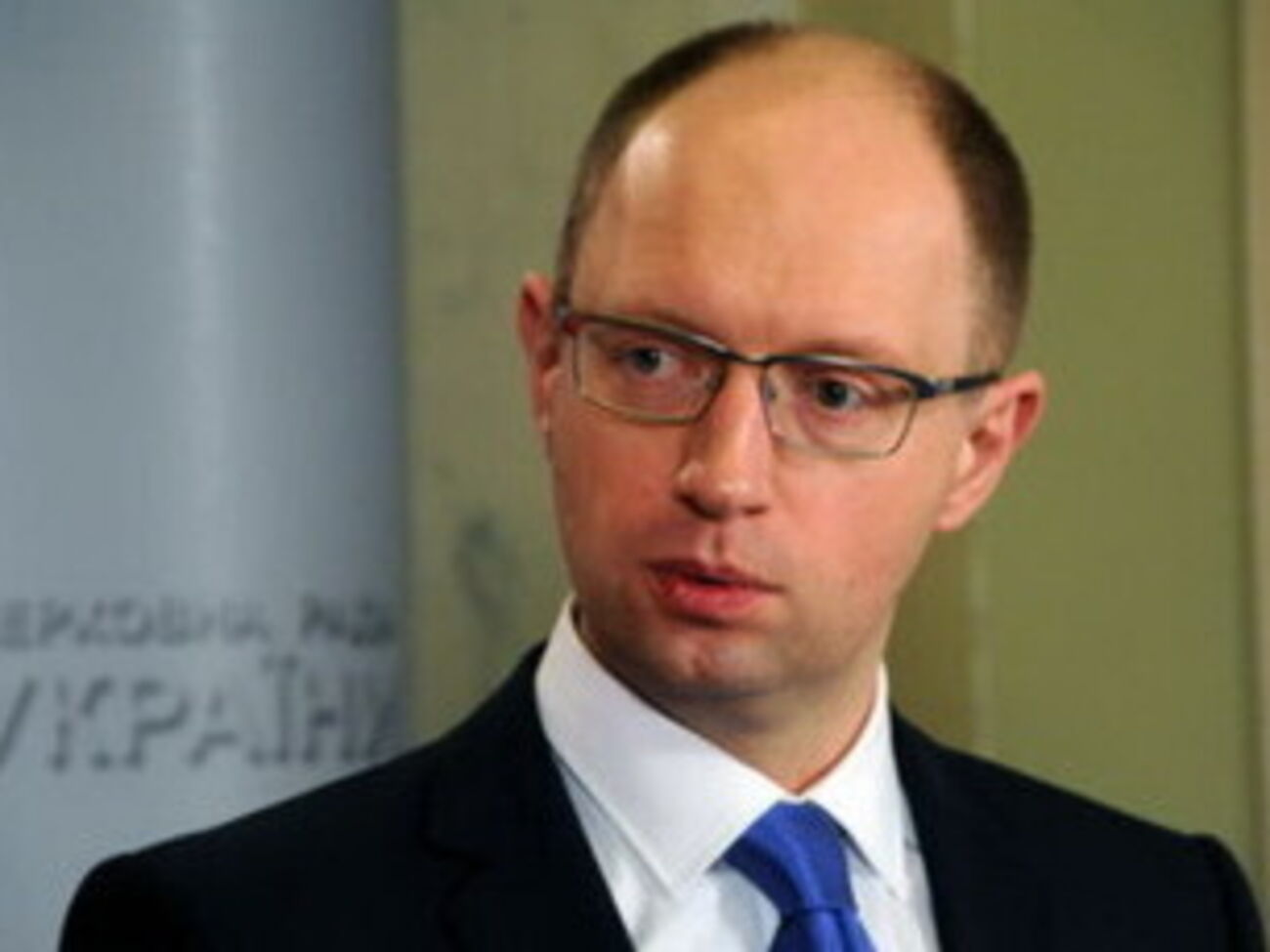 В ходе демонстрации робот ASIMO&nbsp;играл в мяч, прыгал на одной и двух ногах