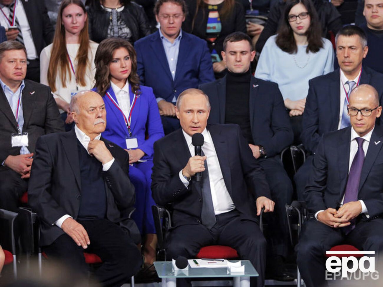 В ответ на офшорный скандал Путин рассказал биографию Ролдугина