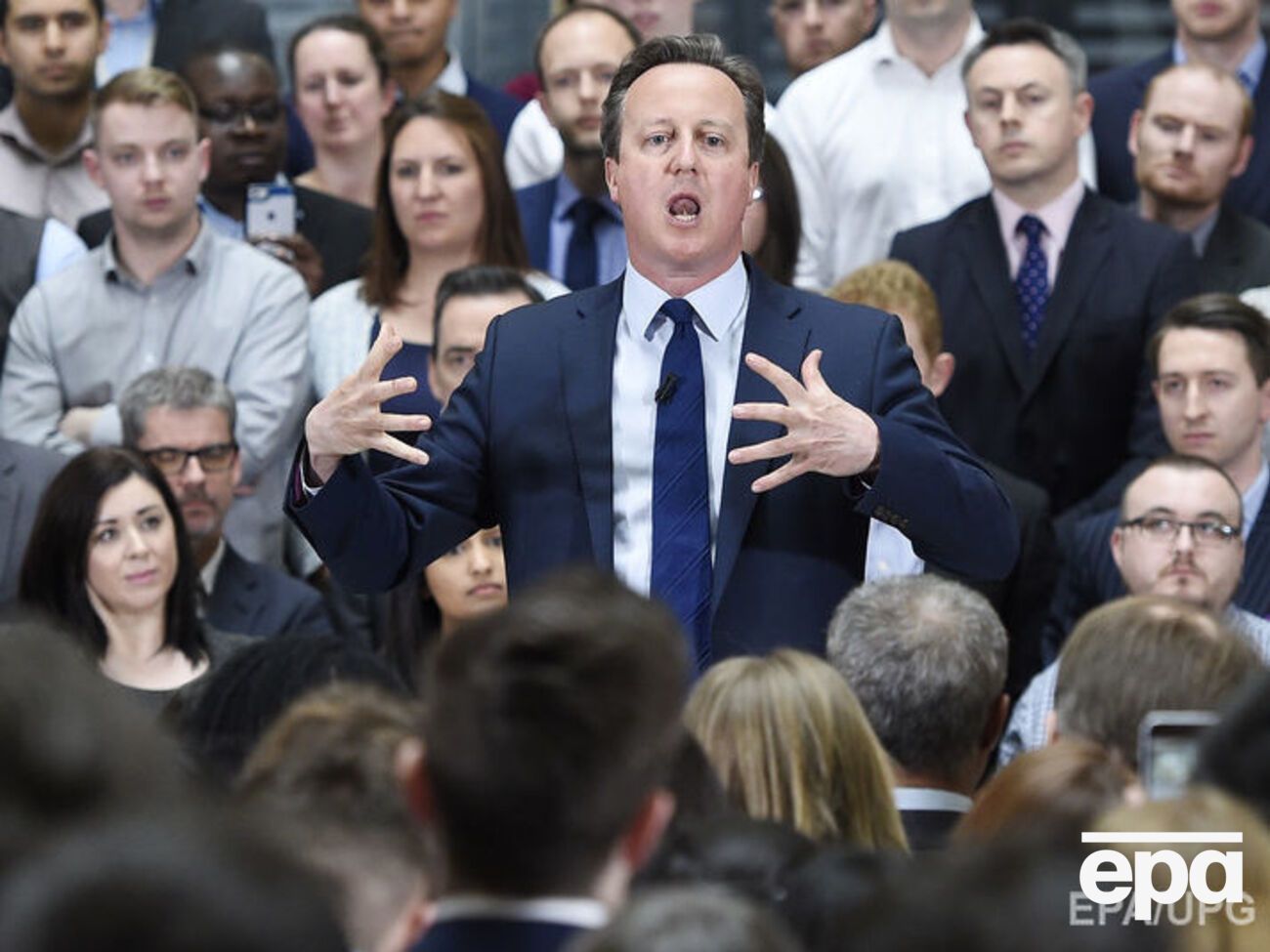 Кэмерон продал долю в офшорной компании за несколько месяцев до того, как вступил в должность главы правительства