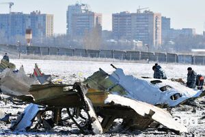 Экипаж осуществлял посадку в ручном режиме при сложных метеоусловиях