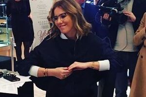 Собчак: Иллюстрация к песне группы "Ленинград" "Очки как у Собчачки". А я жду не дождусь клипа, должен получиться крутым!