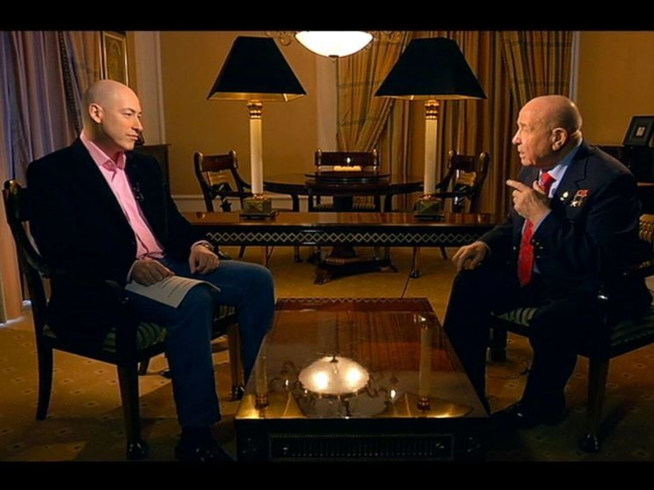 Алексей Леонов: С расстояния в девять метров лейтенант Ильин в упор три пули в меня выпустил. С Брежневым перепутал