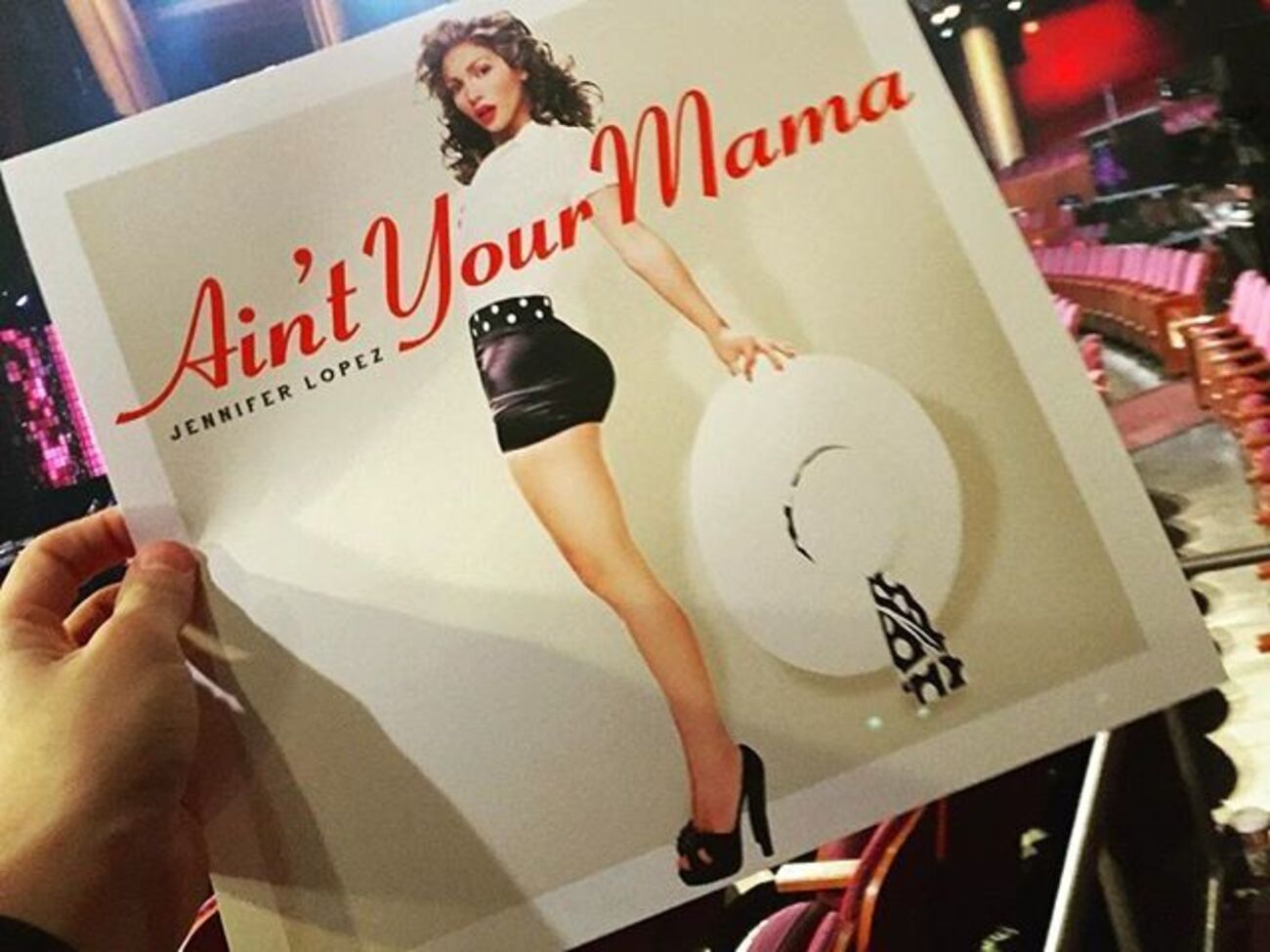 Лопес презентовала клип в стиле ретро