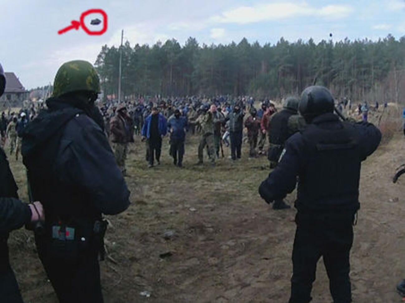 Во время столкновений в Сарненском районе старатели забрасывали полицию камнями