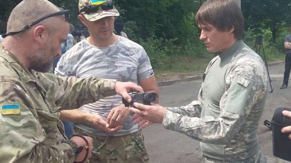 Еремеев (справа) в зоне АТО незадолго до гибели
