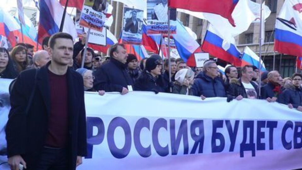 Яшин: Если Россия действительно беременна революцией, Путин совершает классическую ошибку диктаторов