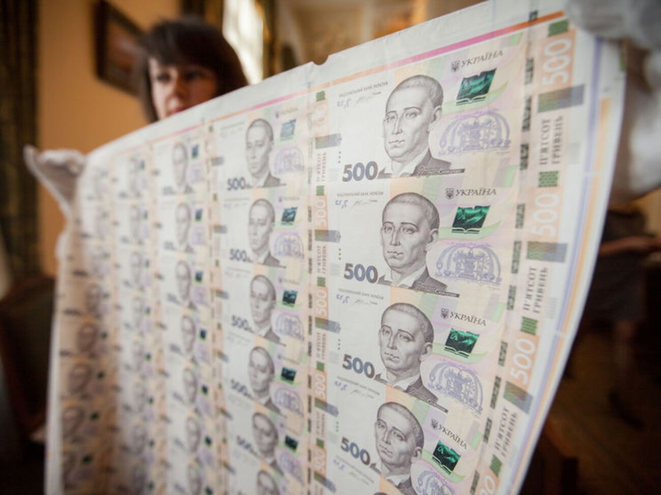 С понедельника в обращение введут новую банкноту