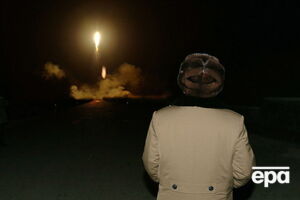 Ким Чен Ын наблюдает за пуском ракеты с новым двигателем