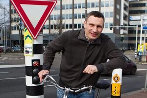 Кличко: Некоторые дороги не ремонтировались на протяжении последних 30 лет. В том числе и ключевые. Телеги и так далее