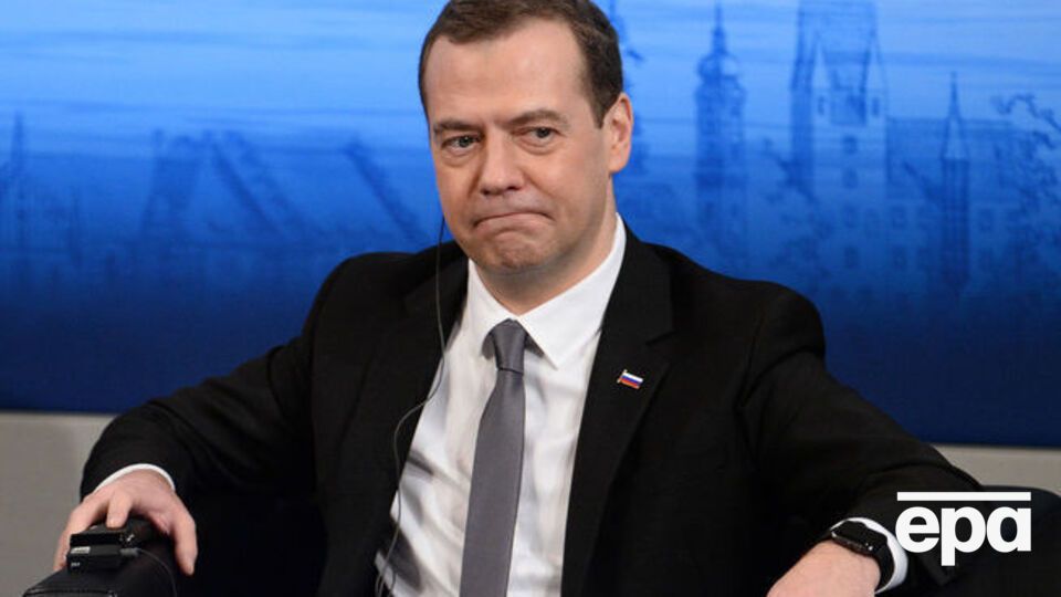 Медведев: Я не уверен, что приход на этот рынок поставщиков оружия из других стран облегчит ситуацию