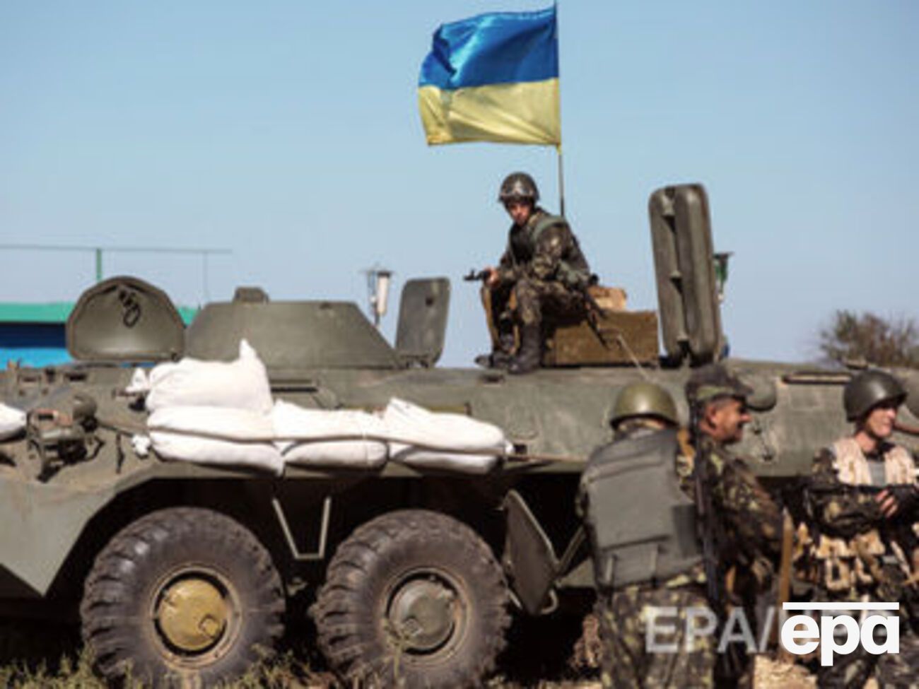 Если нет обстрелов, военные помогают местным жителям восстанавливать объекты инфраструктуры&nbsp;