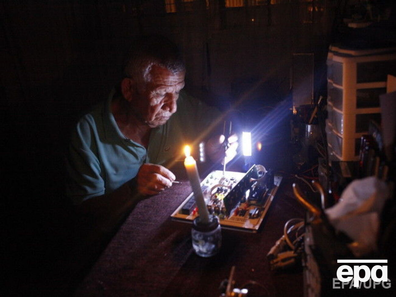 В Венесуэле продлили ограничения в связи с энергетическим кризисом