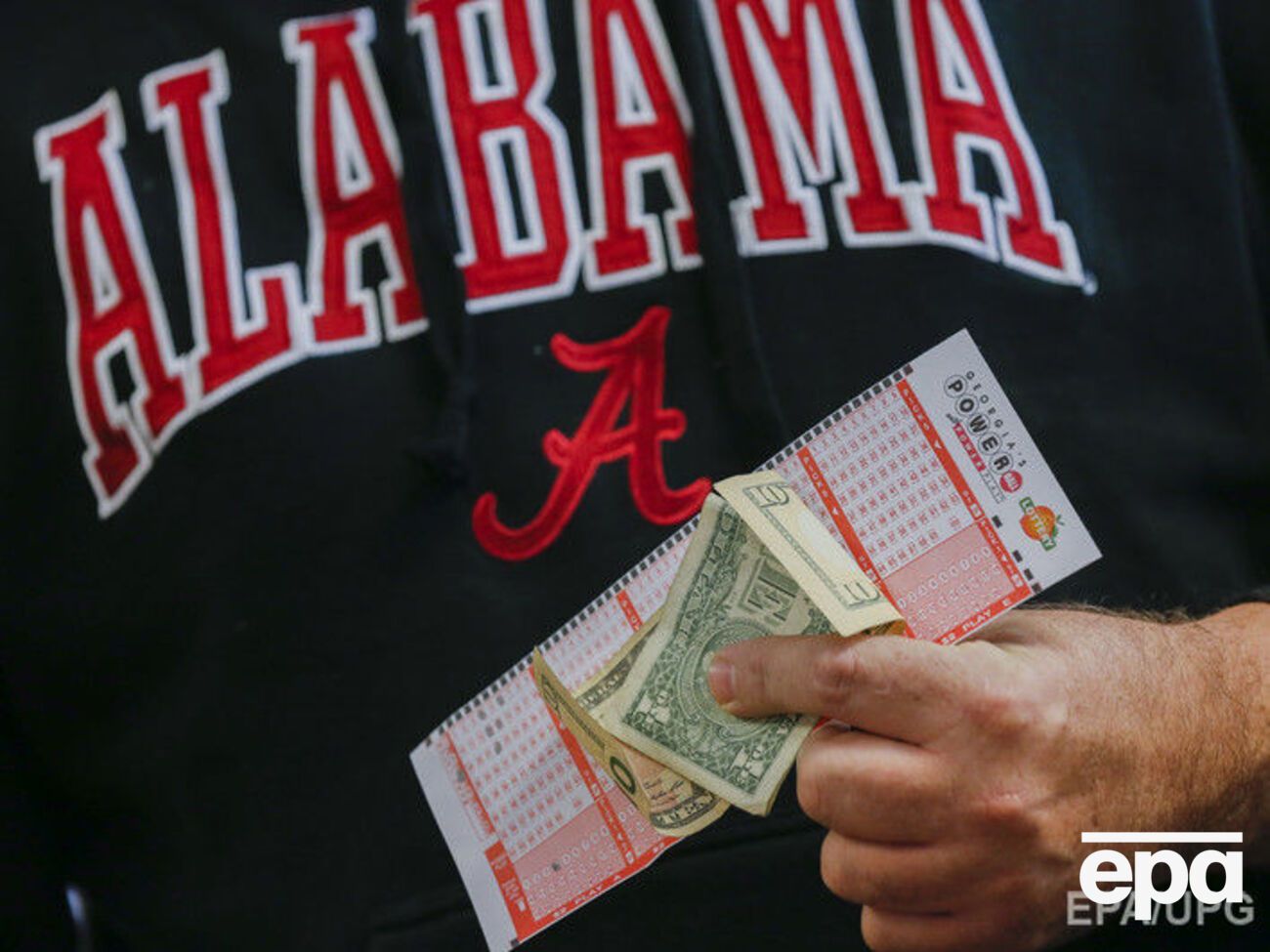 Победитель потратил на билеты $6