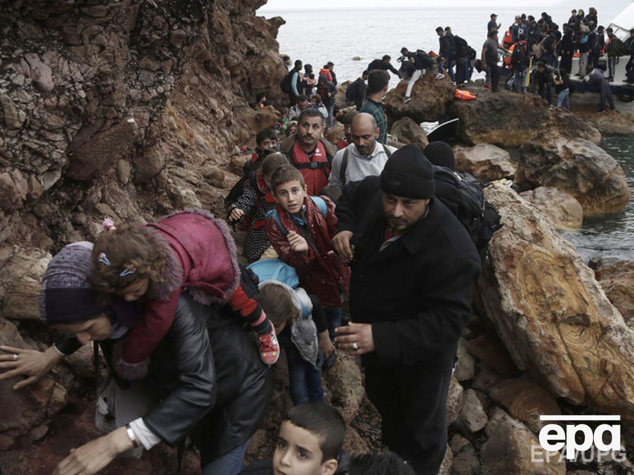 Корабли с беженцами часто переворачиваются из-за перегрузки