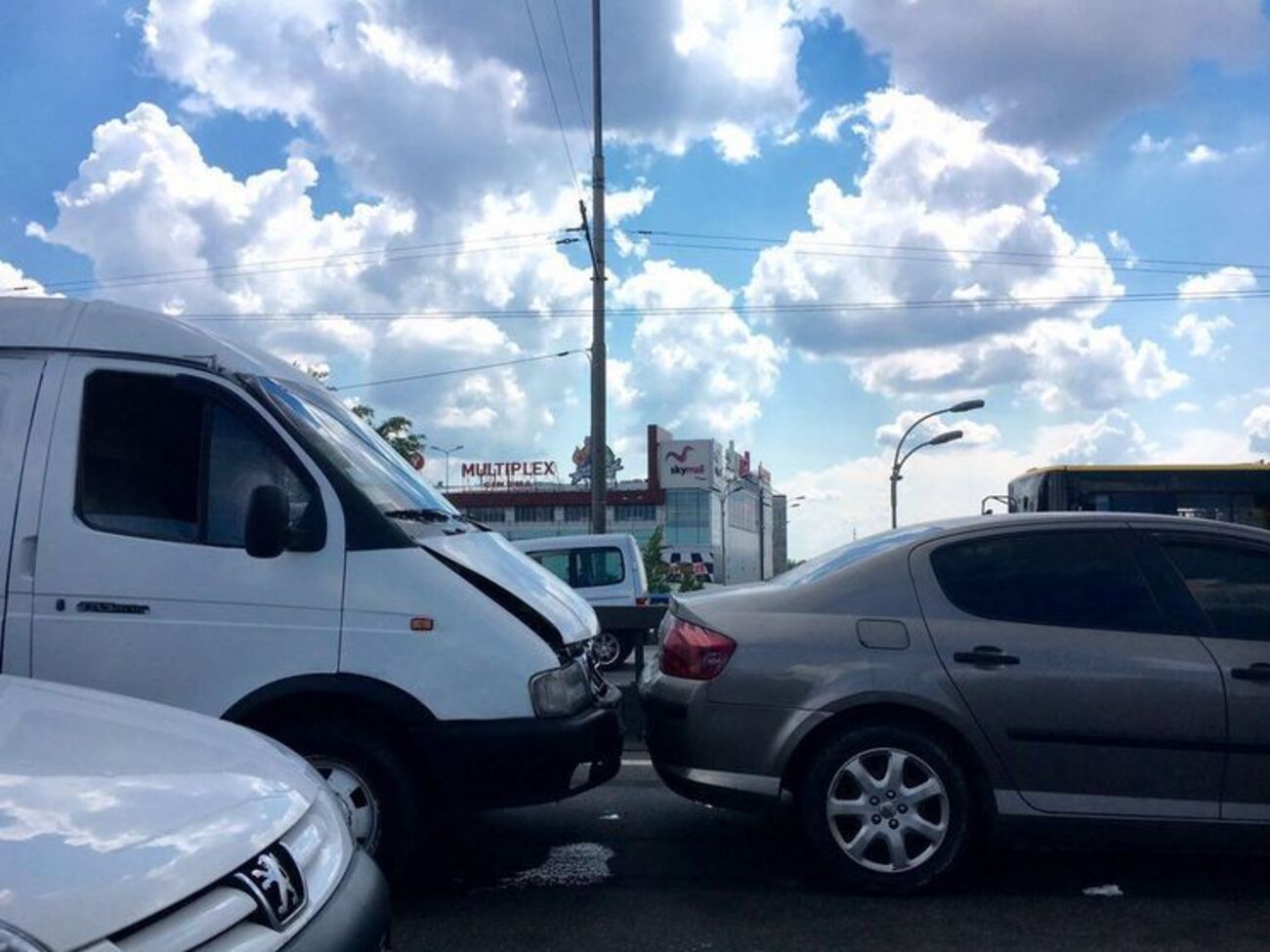ДТП на Московском мосту спровоцировало большую пробку