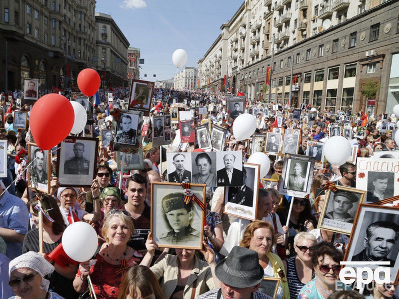 Бабченко:&nbsp;Зачем всем остальным смотреть на фотографию моего воевавшего еще на Халхин-Голе танкистом деда и знать, что он уже мертвый?