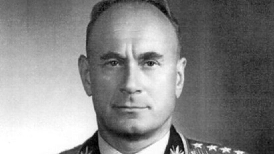 Записки Серова несколько лет назад на даче в тайнике в стене нашла его внучка
