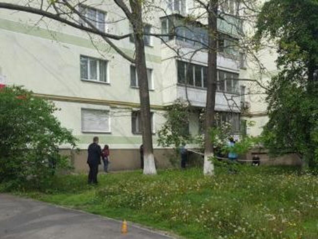 Выпрыгнувшему из окна дома в Киеве мужчине был 31 год