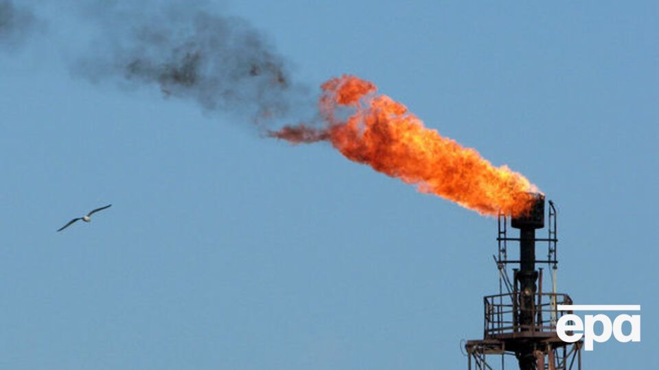 Кувейт планирует повысить добычу нефти до 4 млн баррелей в сутки