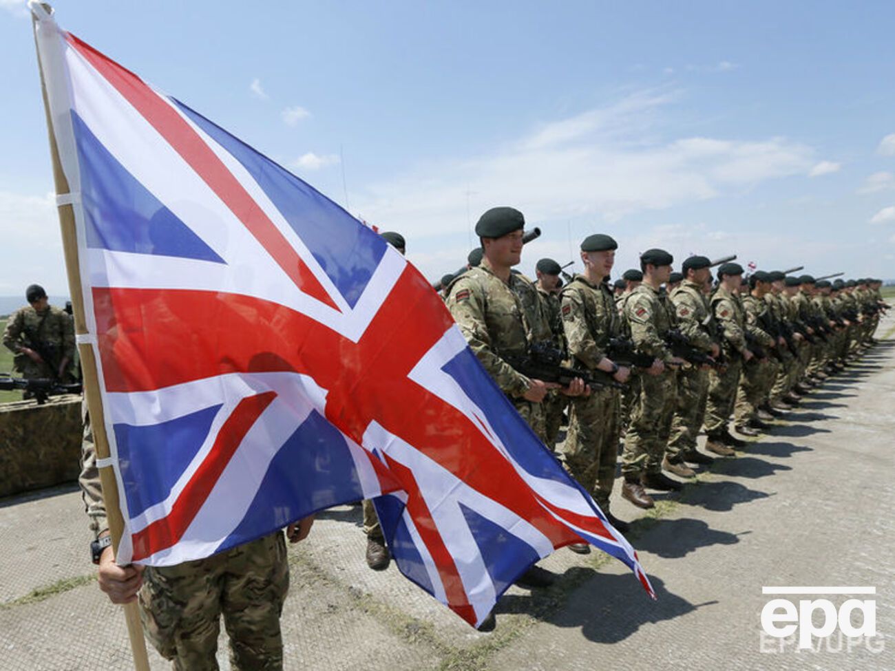 Выход из ЕС приведет к потере британского влияния в мире, считают бывшие руководители НАТО