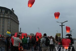"Фонарики надежды" для Савченко запустили в Киеве