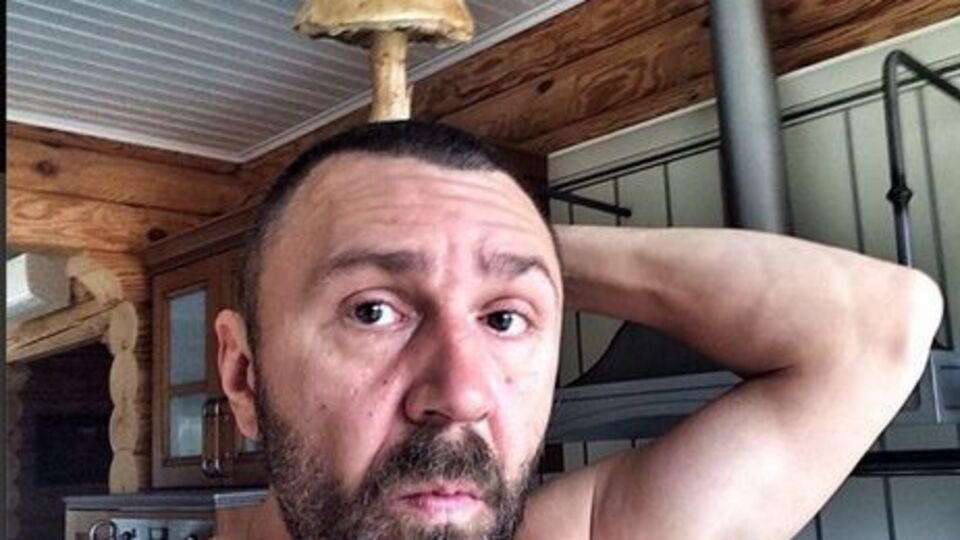 Шнуров поделился стикерами для мессенджера