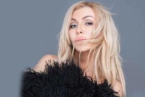 Билык после концерта привезла подарки от поклонников домой