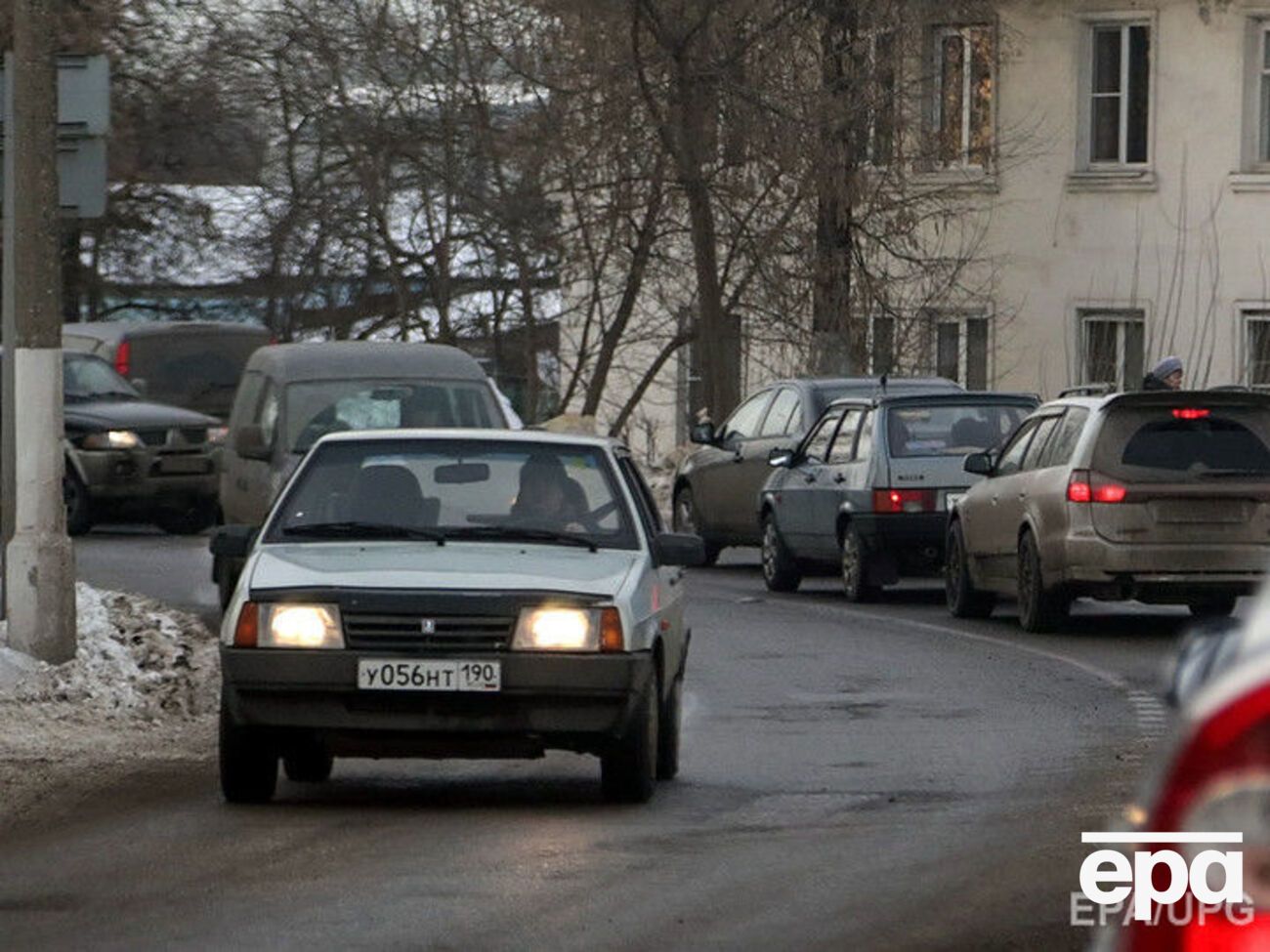 В России продажи автомобилей упали до 10-летнего минимума